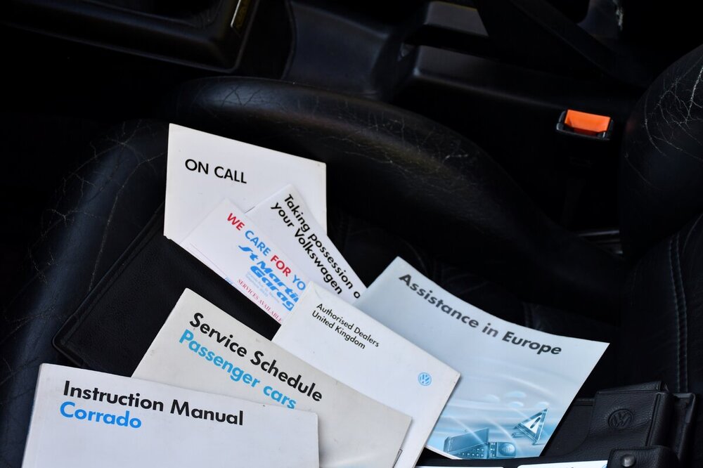 TAW Corrado VR6 21 - Detail Original Manuals in book fold.JPG